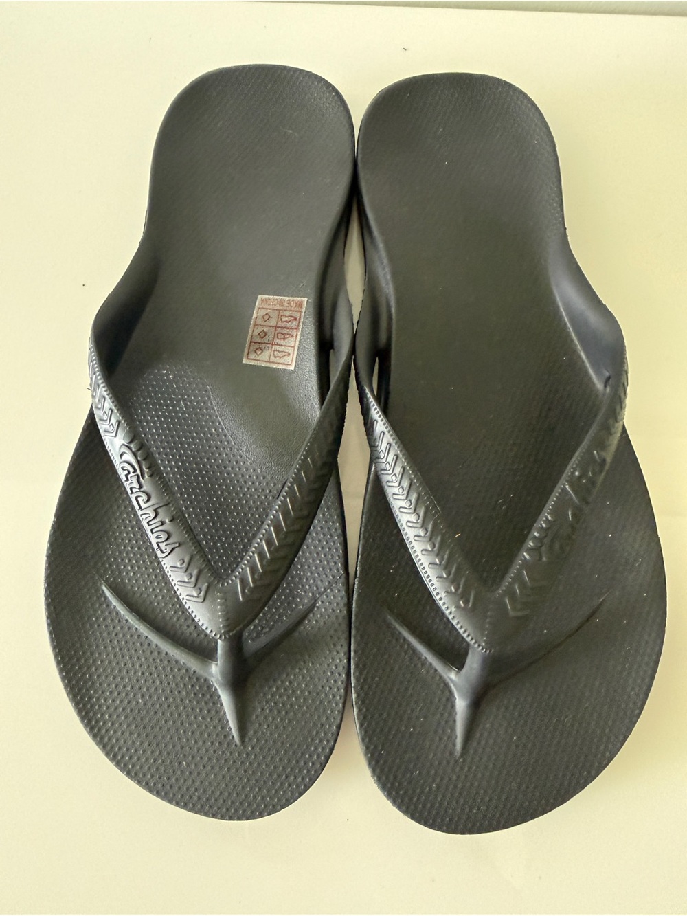 ARCHIES Arch Support Flip Flops Sandals Shoes, Women's size 9/ Men's Size 8